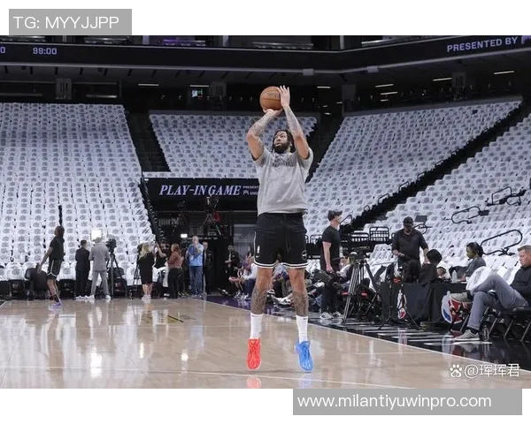 浓眉今日参加球队投篮训练并进行个人训练展现积极备战状态